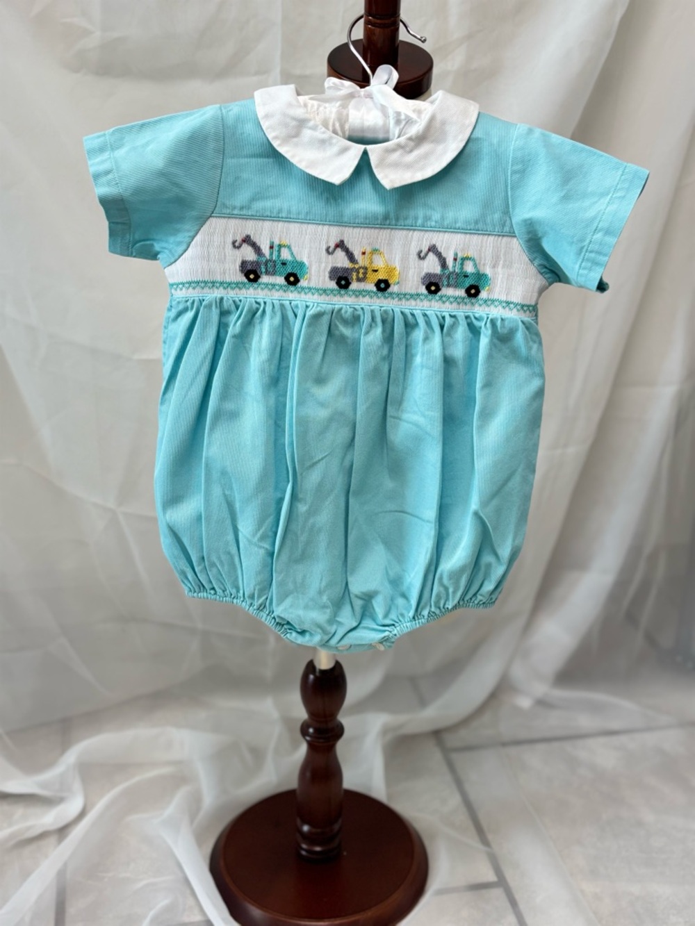 Smocked vintage Romper, for Toddlers
Aqua Blue.
